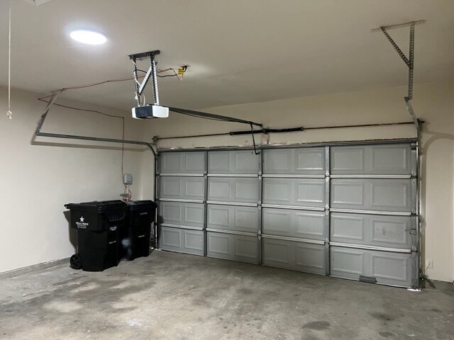 Building Photo - 2134 Thorn Berry Creek Ln