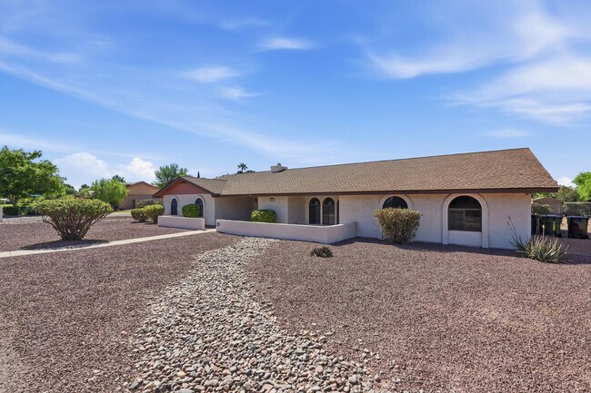 Building Photo - 1003 E Calle Monte Vista