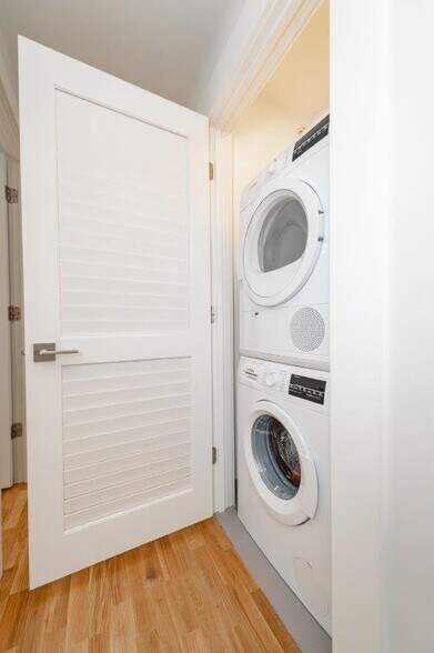 Building Photo - 1410 Columbia Rd