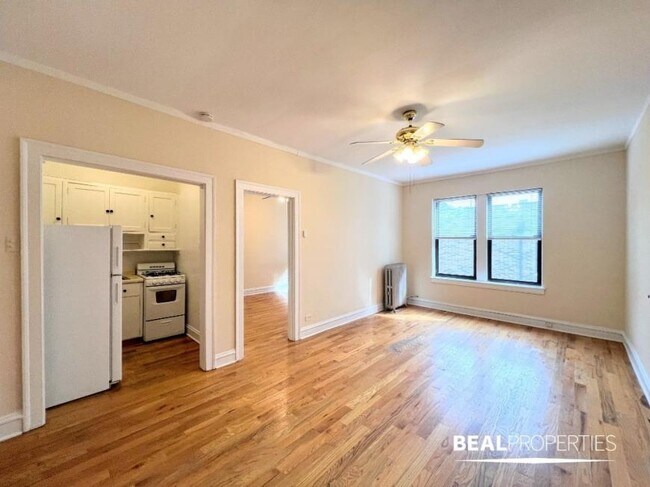 Building Photo - 1 bedroom in CHICAGO IL 60625