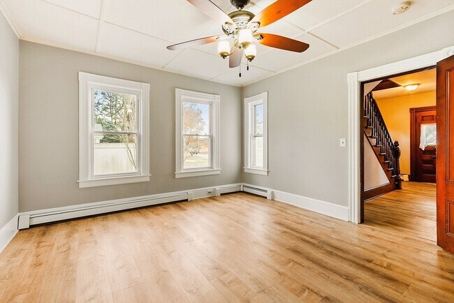 Building Photo - 2154 Main St