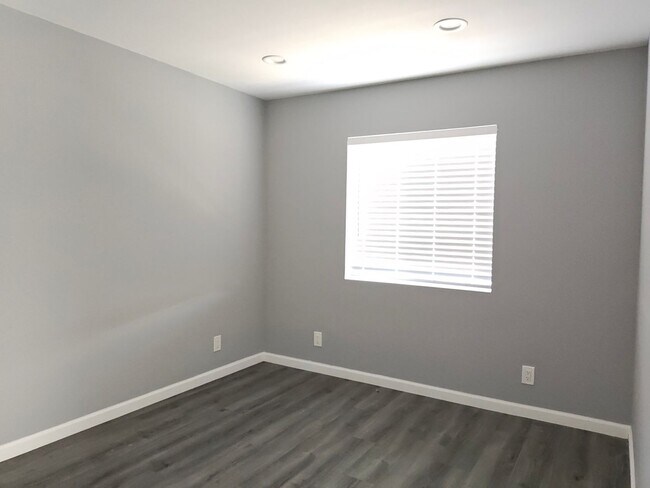 Building Photo - 1 Bedroom 1 Bath Studio For Rent in City H...