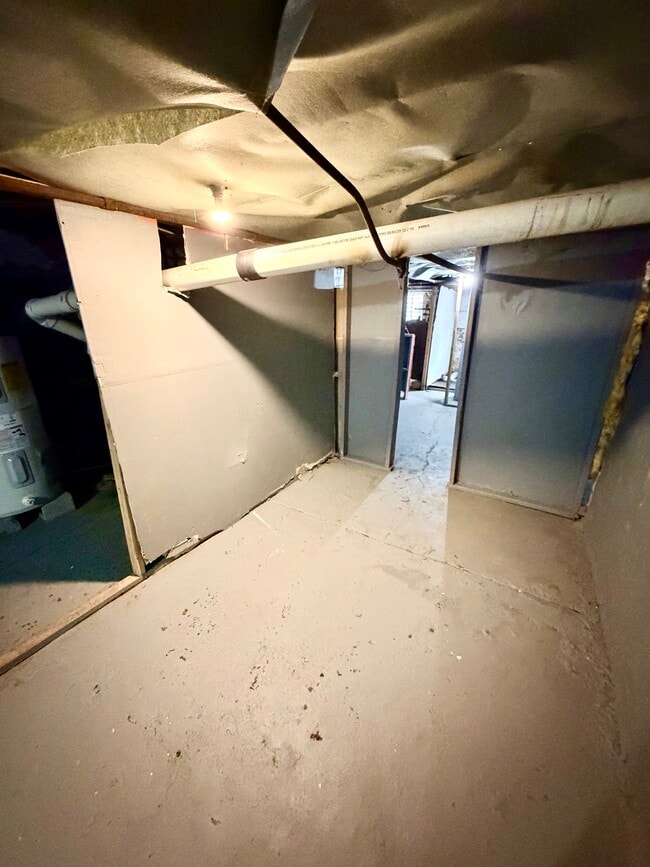 Building Photo - 5627 Malcolm St