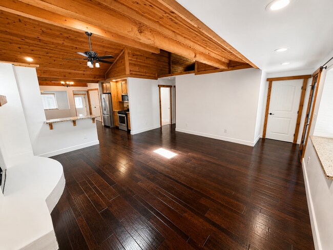 Building Photo - 2245 Ceanothus Ave
