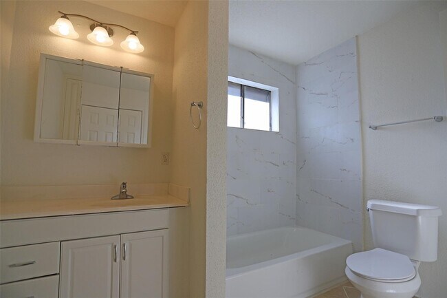 Building Photo - 5023 Monteith Dr