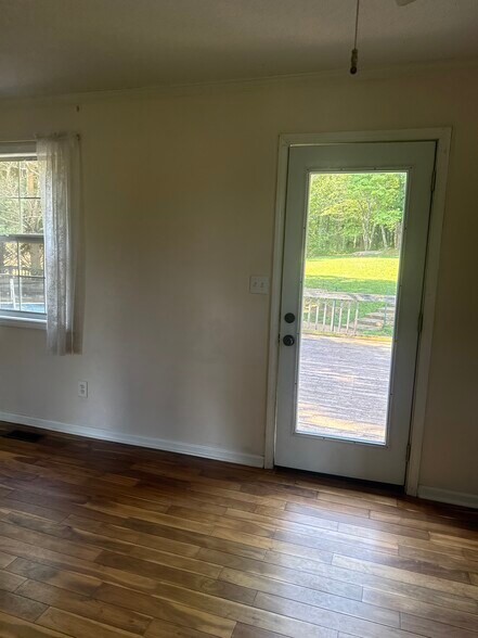 Building Photo - 343 Hobson Dr