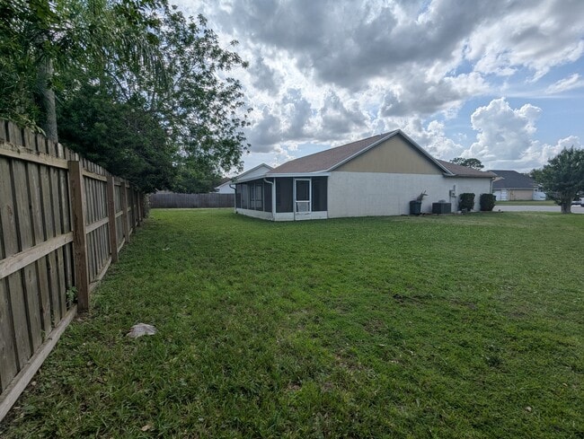 Building Photo - 861 Blackgum Ct