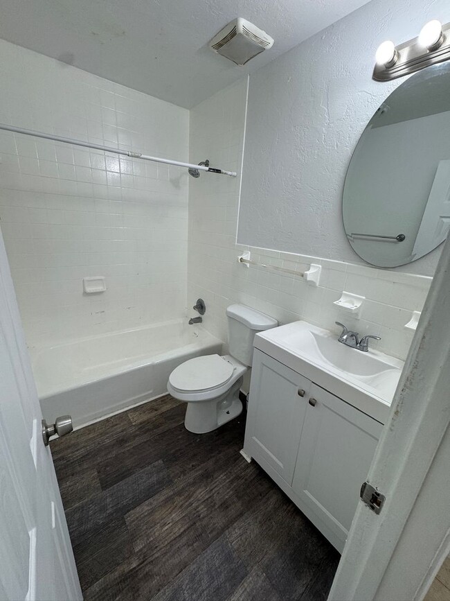 Building Photo - 1713 NE 70th St