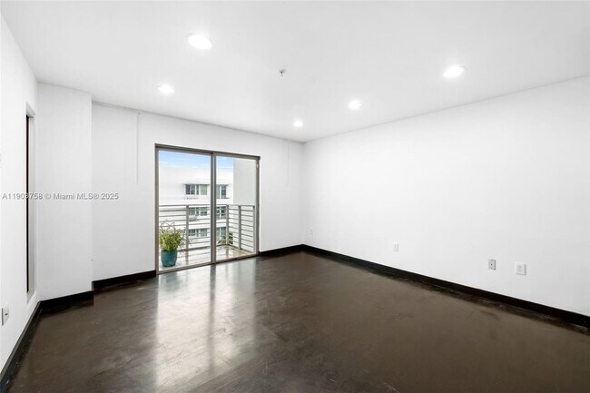 Building Photo - 7744 Collins Ave