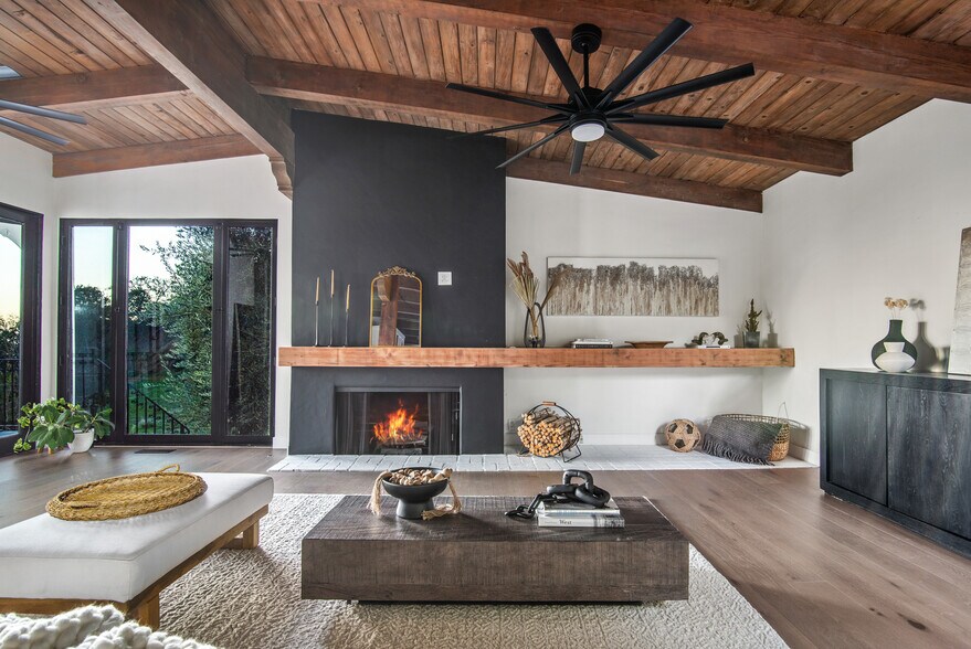 Building Photo - 9265 Thrush Way
