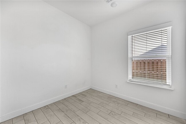 Building Photo - 2070 Wildflower Dr