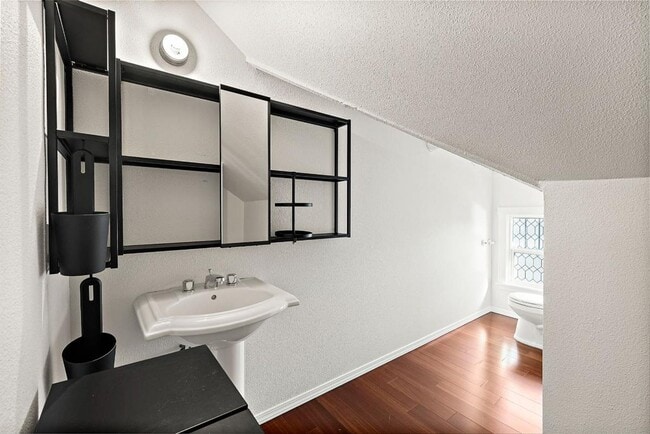 Building Photo - Modern 4-Story Townhouse in Tacoma’s Histo...