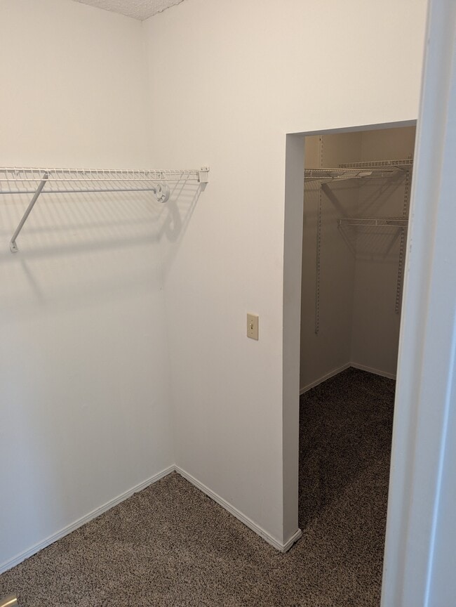 Building Photo - 108 Burwash Ave