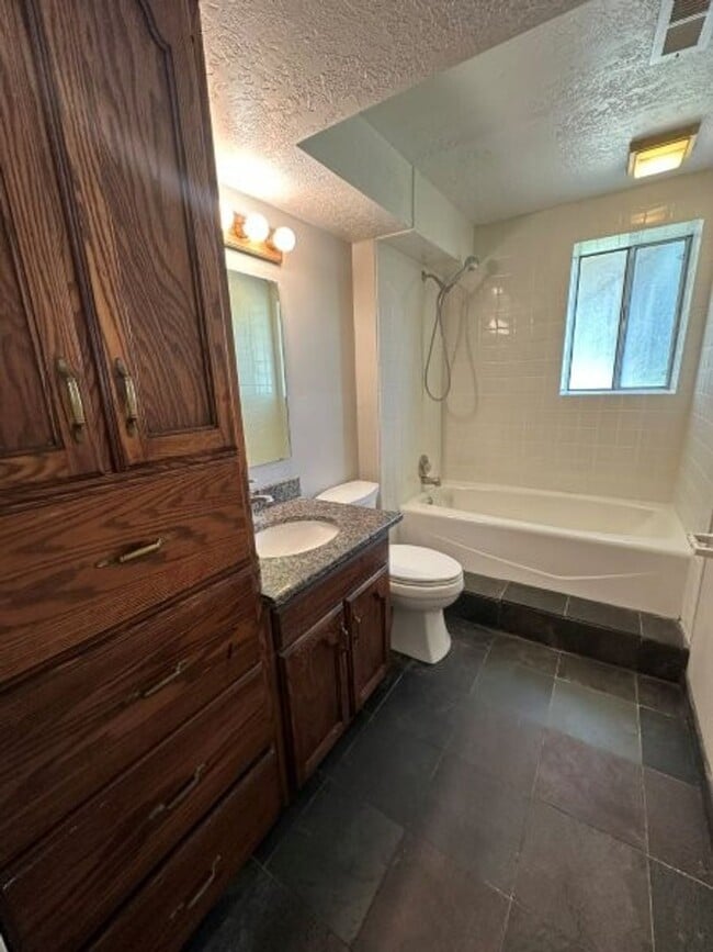 Building Photo - Light Up Your Summer – Get 3 Weeks Rent Fr...