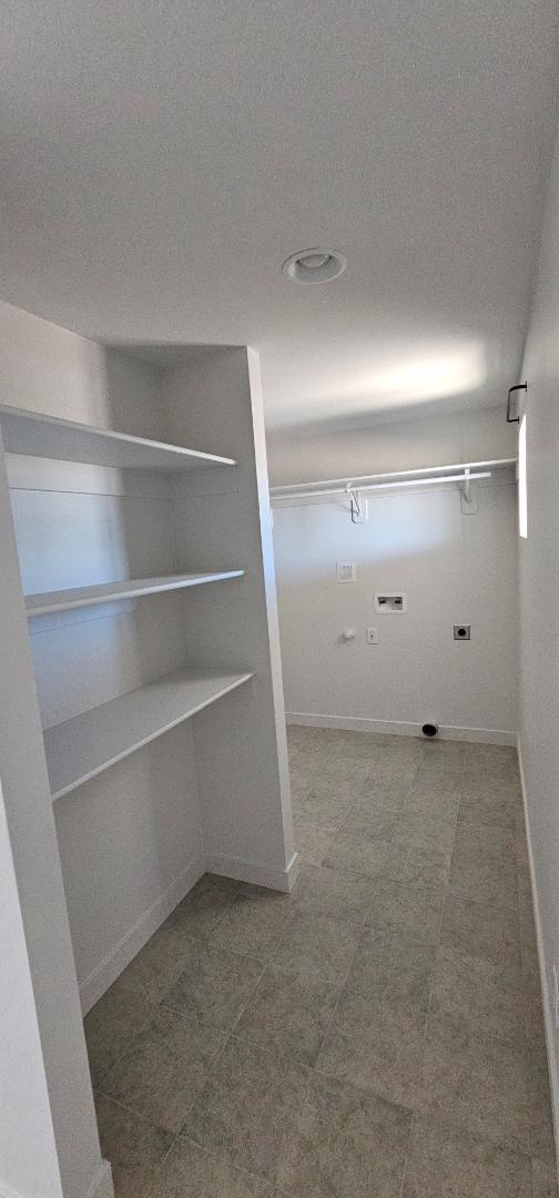 Building Photo - 537 E Ash St