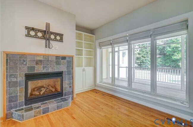 Building Photo - 4753 Royal Burgess Ct