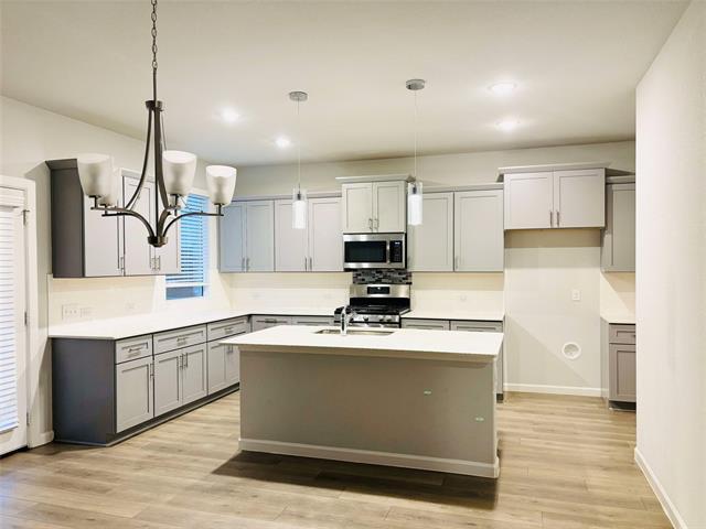 Building Photo - 4732 Bluffview Dr