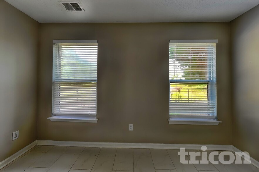 Building Photo - 904 Ambeau Cir