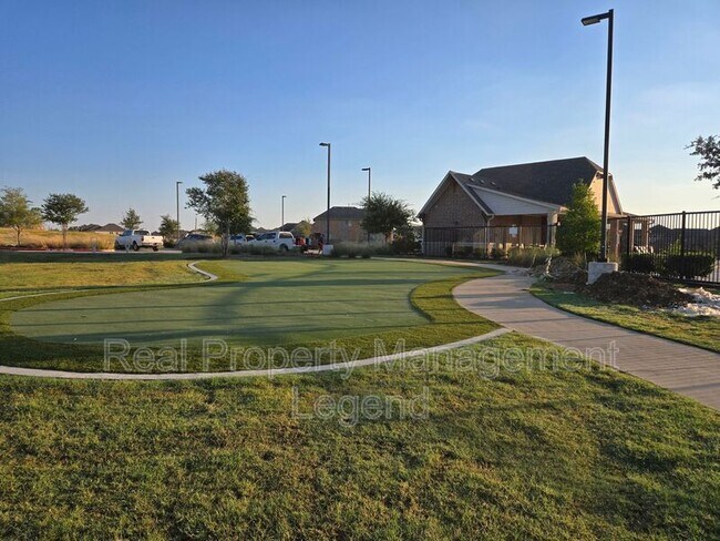 Building Photo - 5100 Brookside Dr