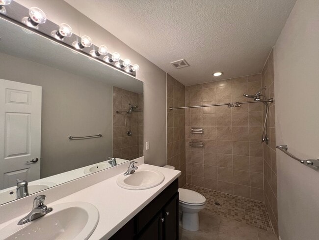 Building Photo - 4/2 In Torino