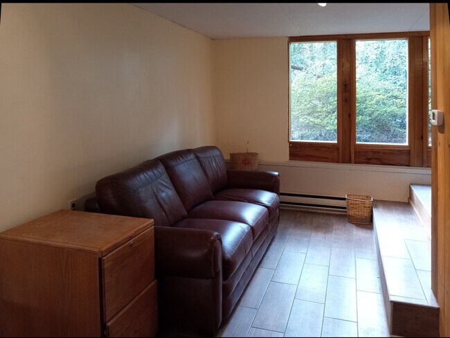 Quiet den area. - 8008 149th St NW