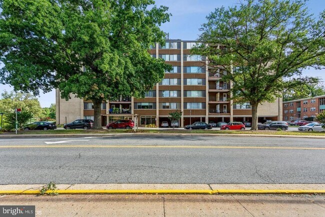 Building Photo - 4401 Cherry Hill Rd