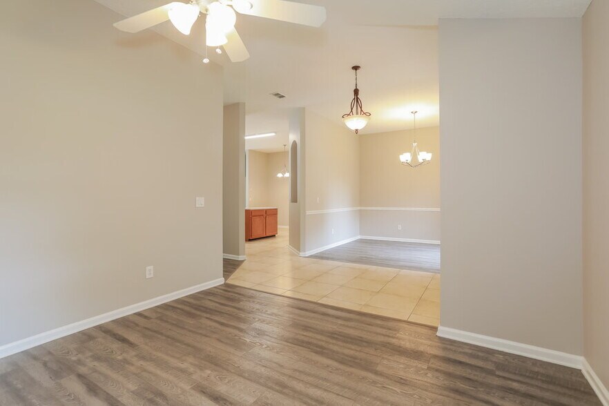 Building Photo - 3039 Stonewood Way