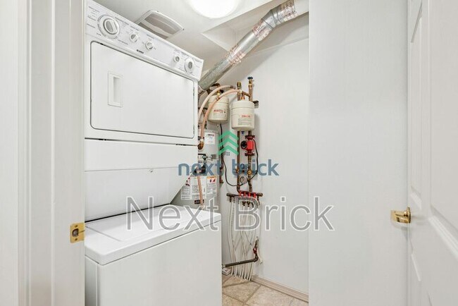 Building Photo - 430 SW 156th St