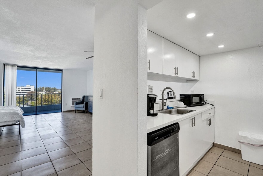 Building Photo - 777 NW 155th Ln