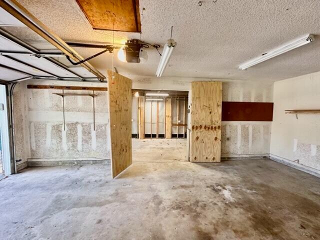 Building Photo - 627 Sea View Dr