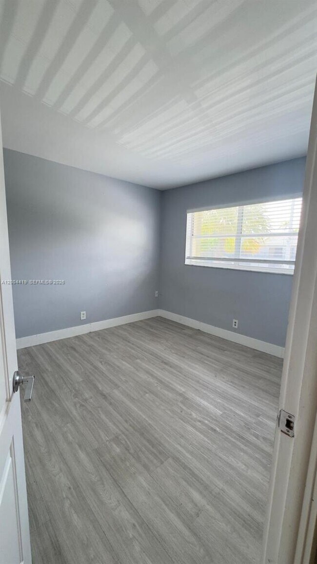 Building Photo - 1421 NW 45th St