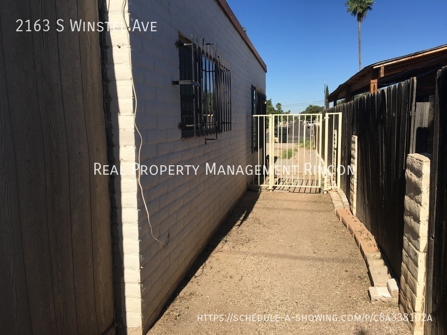 Building Photo - 2163 S Winstel Ave