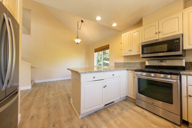 Building Photo - 3 Bedroom + Loft + Office Oceanside Home