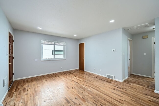 Building Photo - Exceptional 3 bed, 2 bath Home in Berkeley!