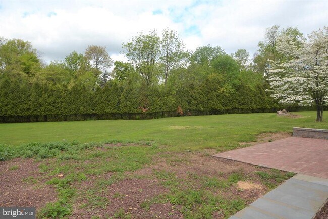 Building Photo - 1436 E Lamplighter Ln