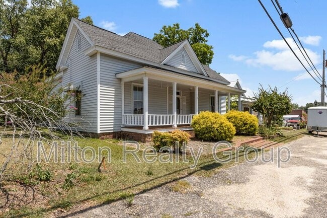 Building Photo - 106 W Ivey St