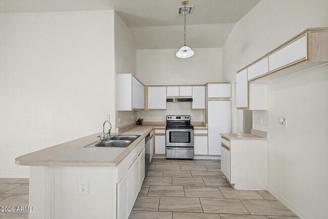 Building Photo - 8563 W Mission Ln