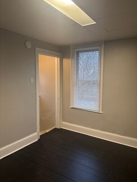 Building Photo - 1022 3rd St NW