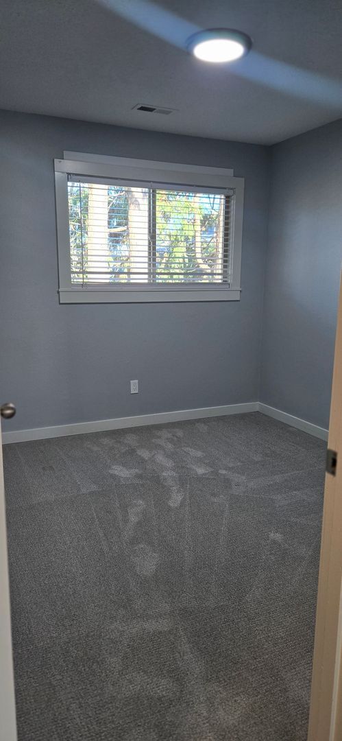 Building Photo - NOW $2,399 (Was $2,599) + $500 OFF First Month if You Move in by April 1!