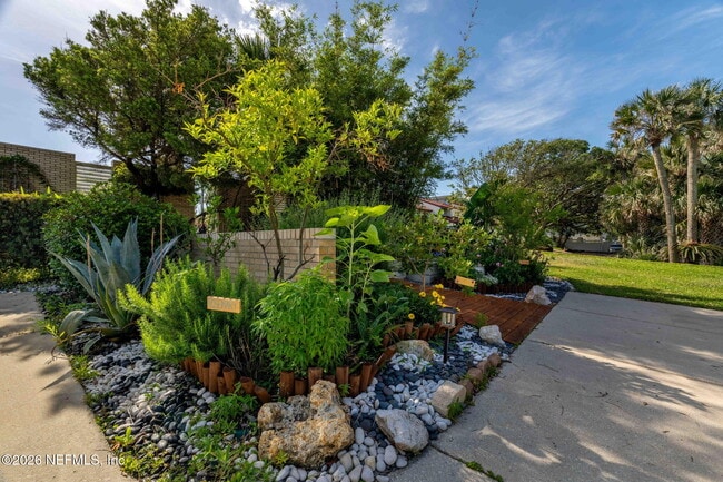 Building Photo - 2337 Seminole Rd