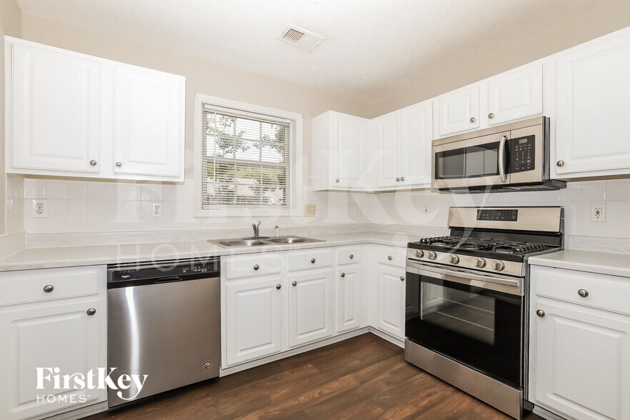 Building Photo - 2187 Carlysle Creek Dr