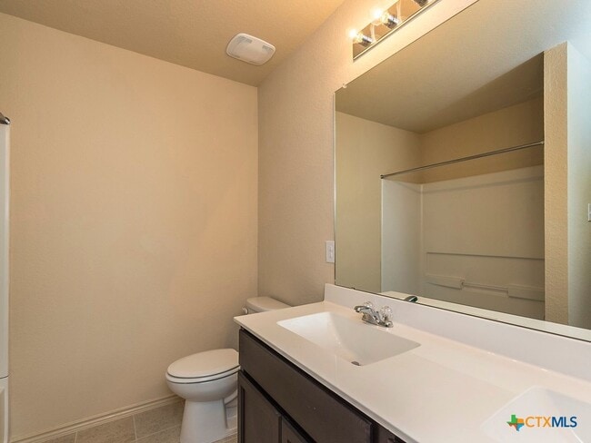 Building Photo - 113 Tallow Trl