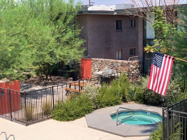 Building Photo - 110 Maryland W Ave