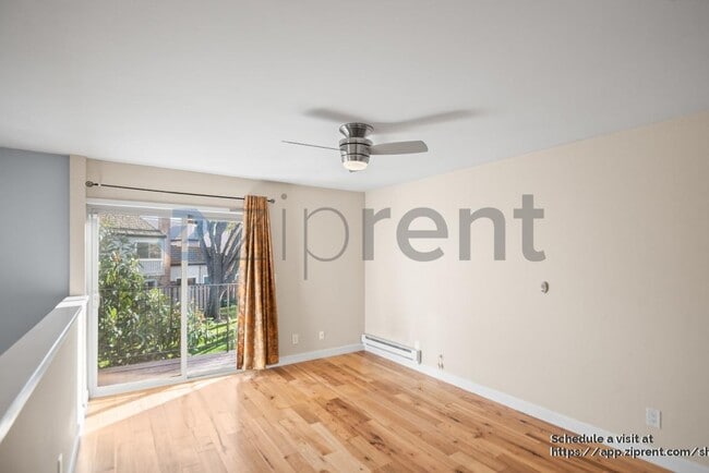 Building Photo - 2666 Kentworth Way