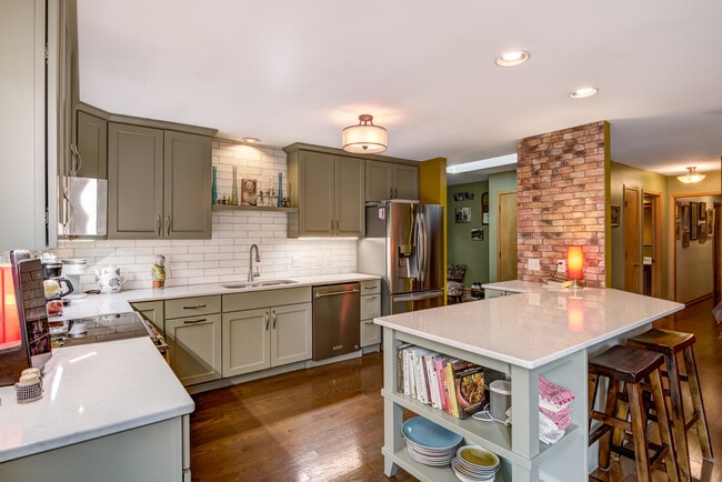 Building Photo - 3373 Whispering Pines Ln