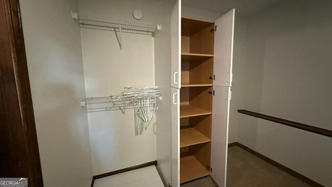 Building Photo - 3966 N Indian Cir NW