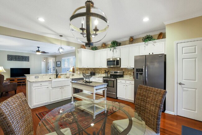 Building Photo - 12 Moonglow Ct