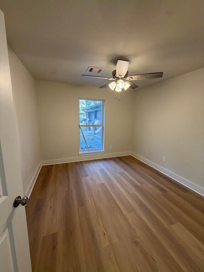 Building Photo - 70 Brookflower Rd