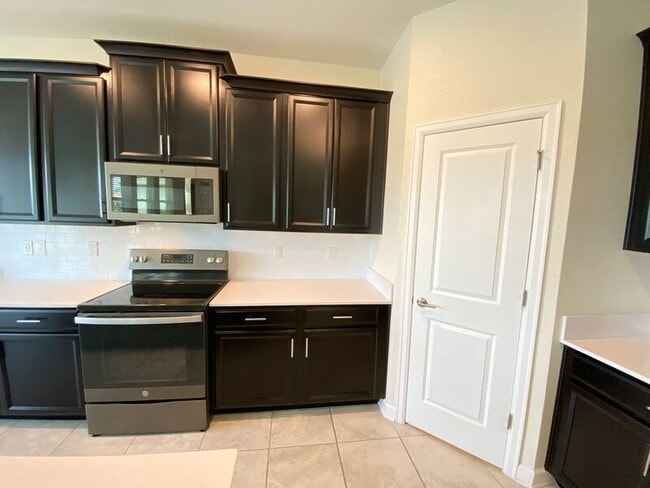 Building Photo - 4442 Seven Canyons Dr