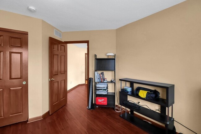 Building Photo - 5260 Leydorf Ln